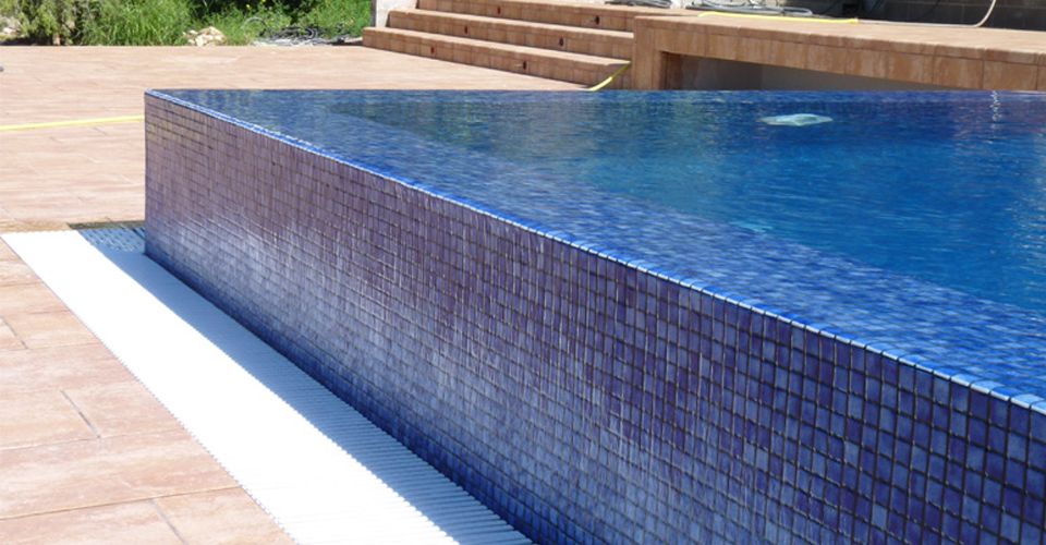 Construcción Piscinas Desbordantes
